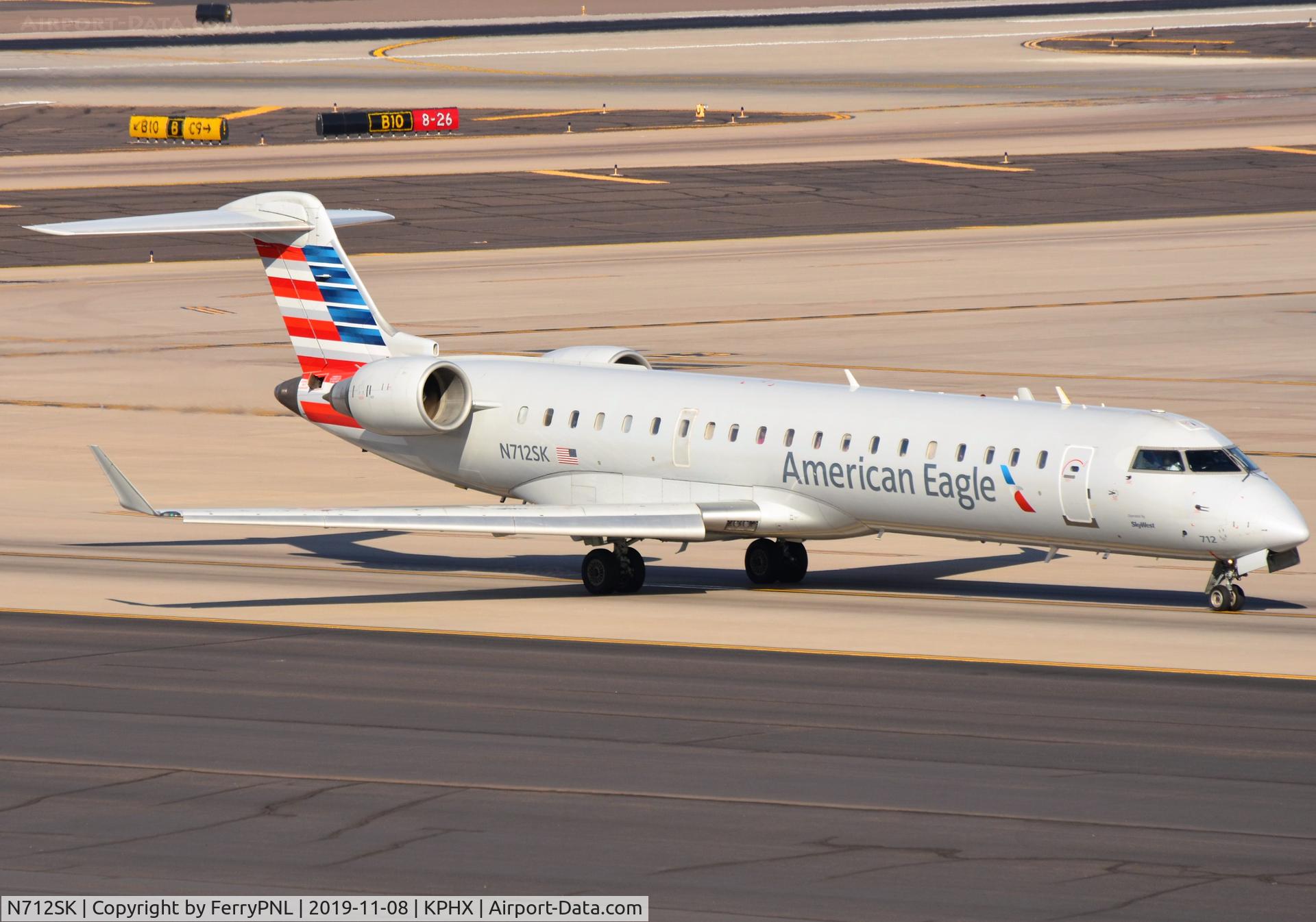 N712SK, 2004 Bombardier CRJ-700 (CL-600-2C10) Regional Jet C/N 10172, American Eagle CL700