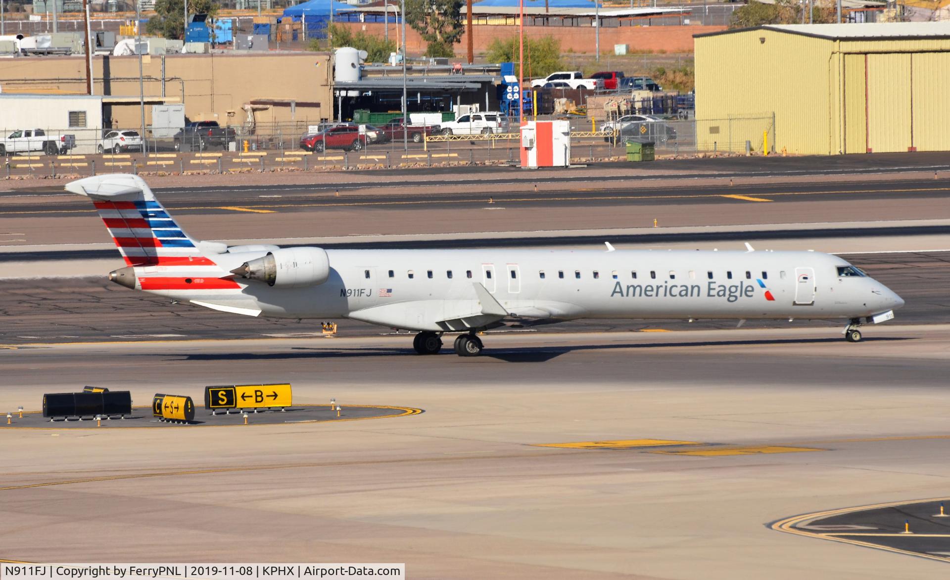N911FJ, 2003 Bombardier CRJ-900ER (CL-600-2D24) C/N 15011, American Eagle CL900