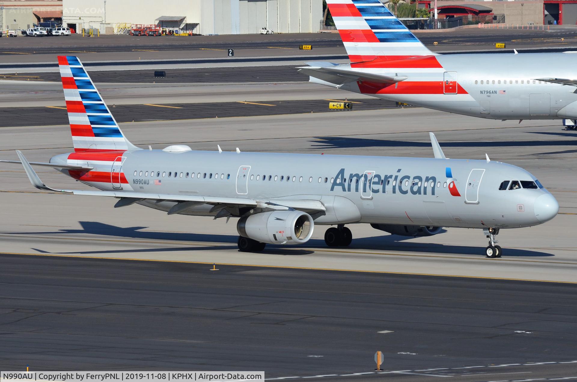 N990AU, 2016 Airbus A321-231 C/N 7336, American A321 for departure