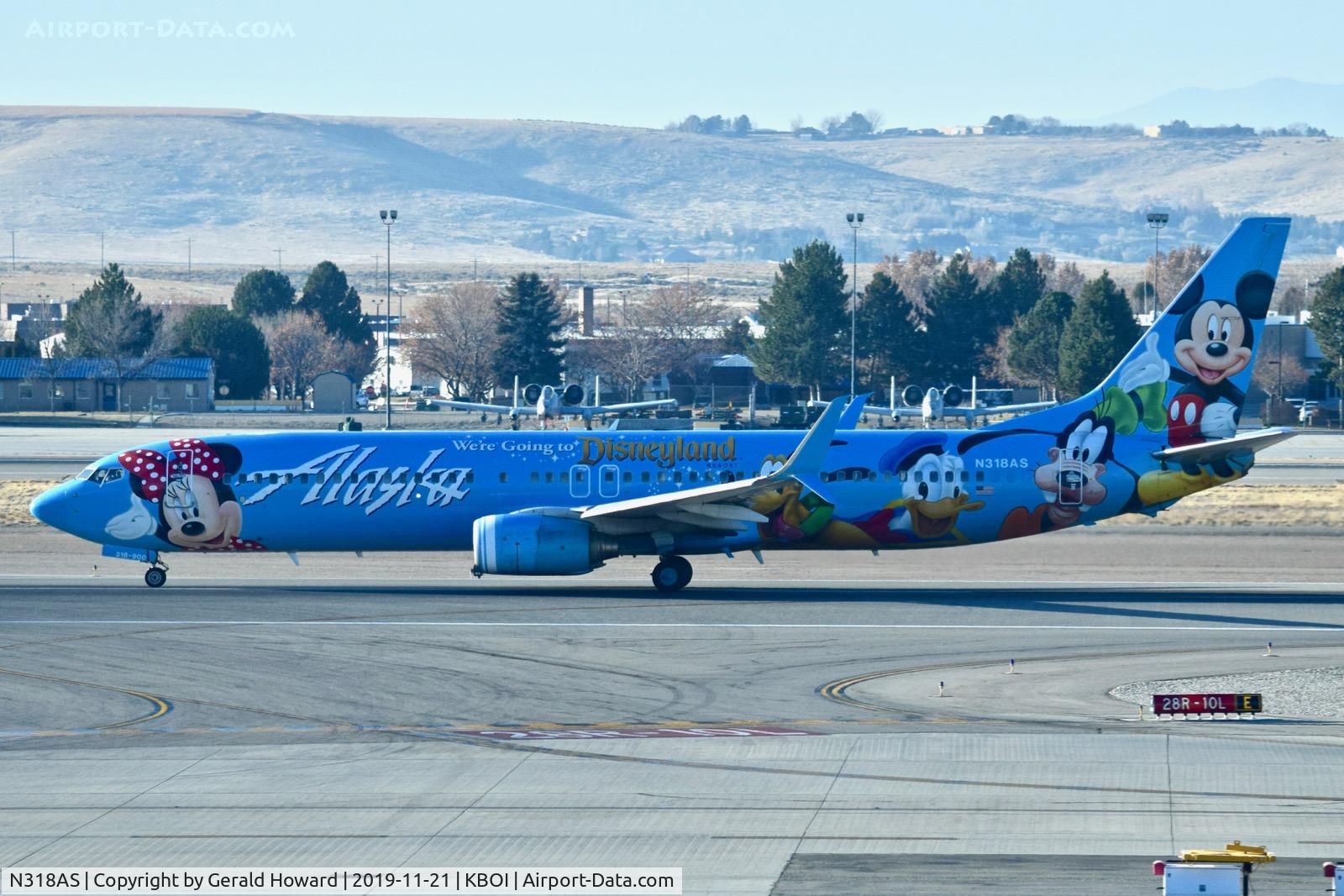 N318AS, 2003 Boeing 737-990 C/N 30018, Take off run on 10L.