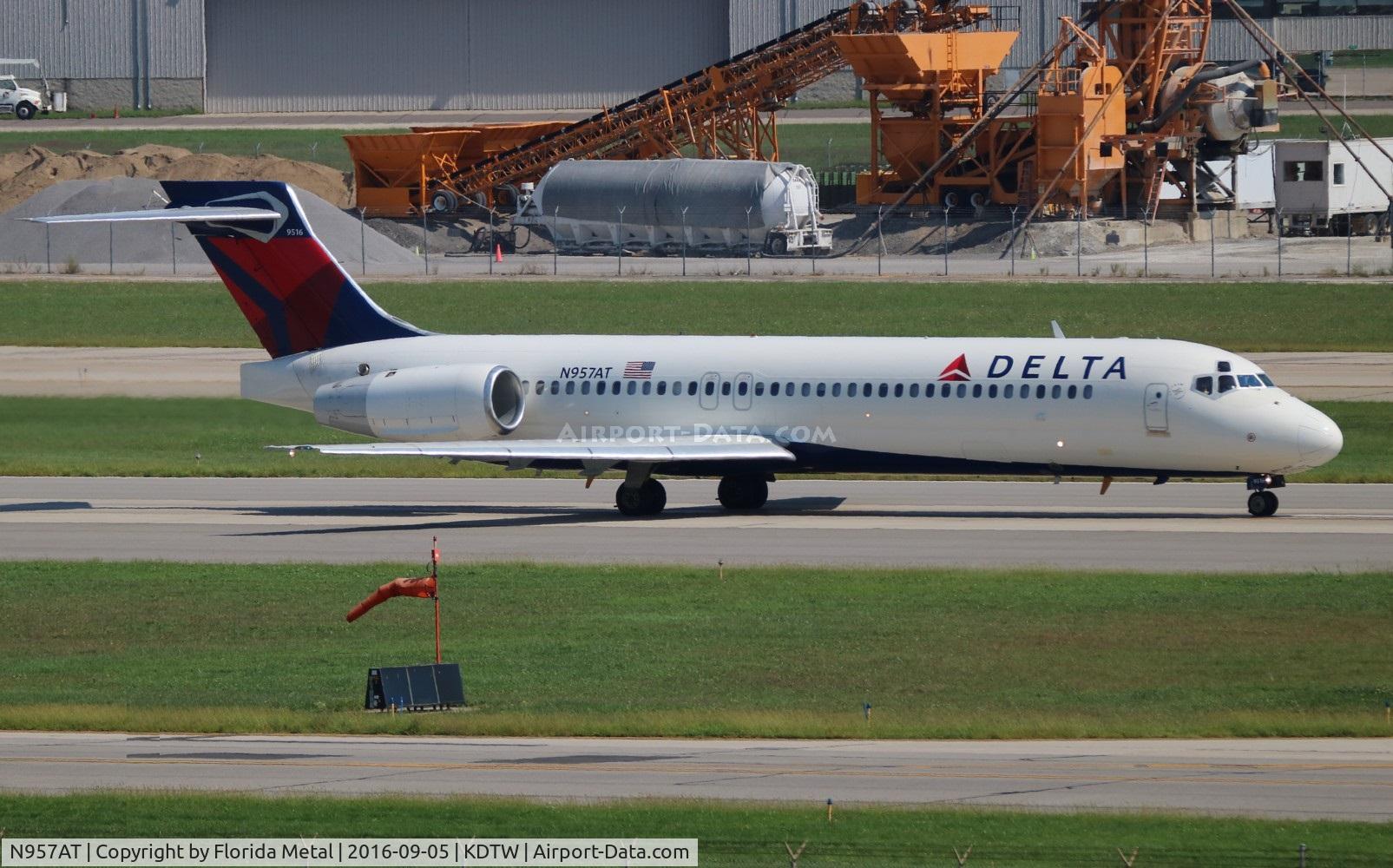 N957AT, 2000 Boeing 717-200 C/N 55019, Delta