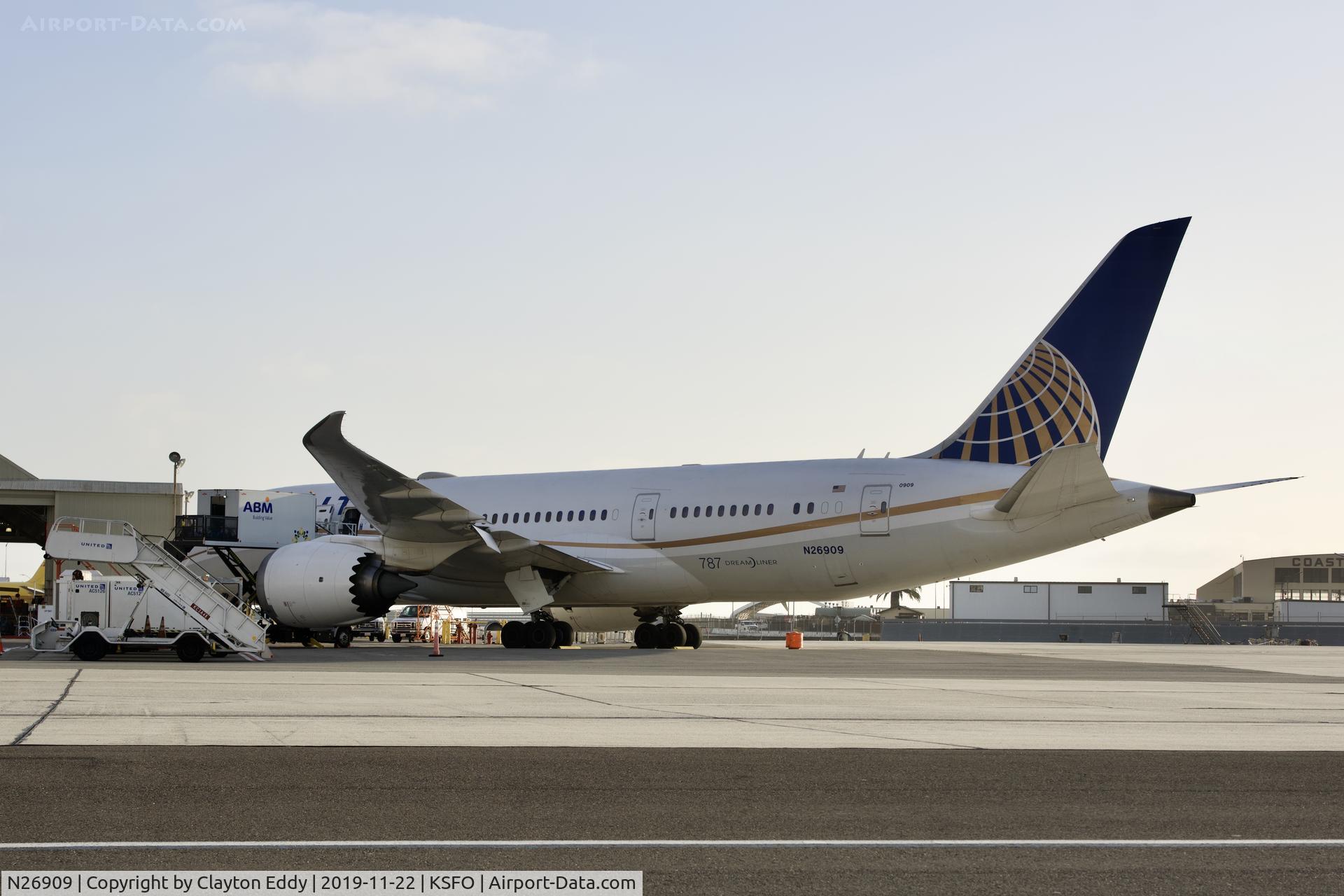 N26909, 2013 Boeing 787-8 Dreamliner C/N 34827, SFO 2019.