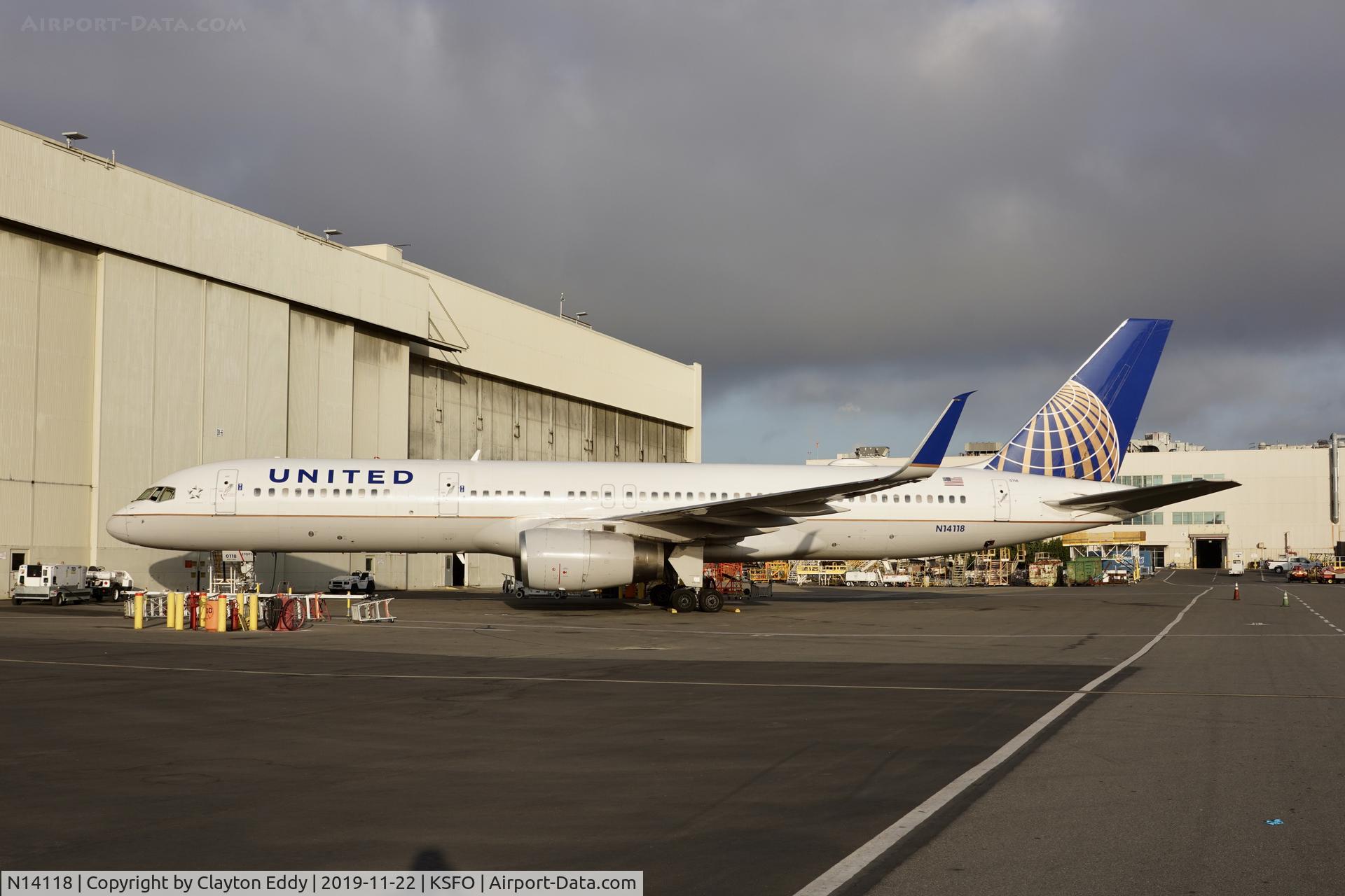 N14118, 1997 Boeing 757-224 C/N 27560, SFO 2019.