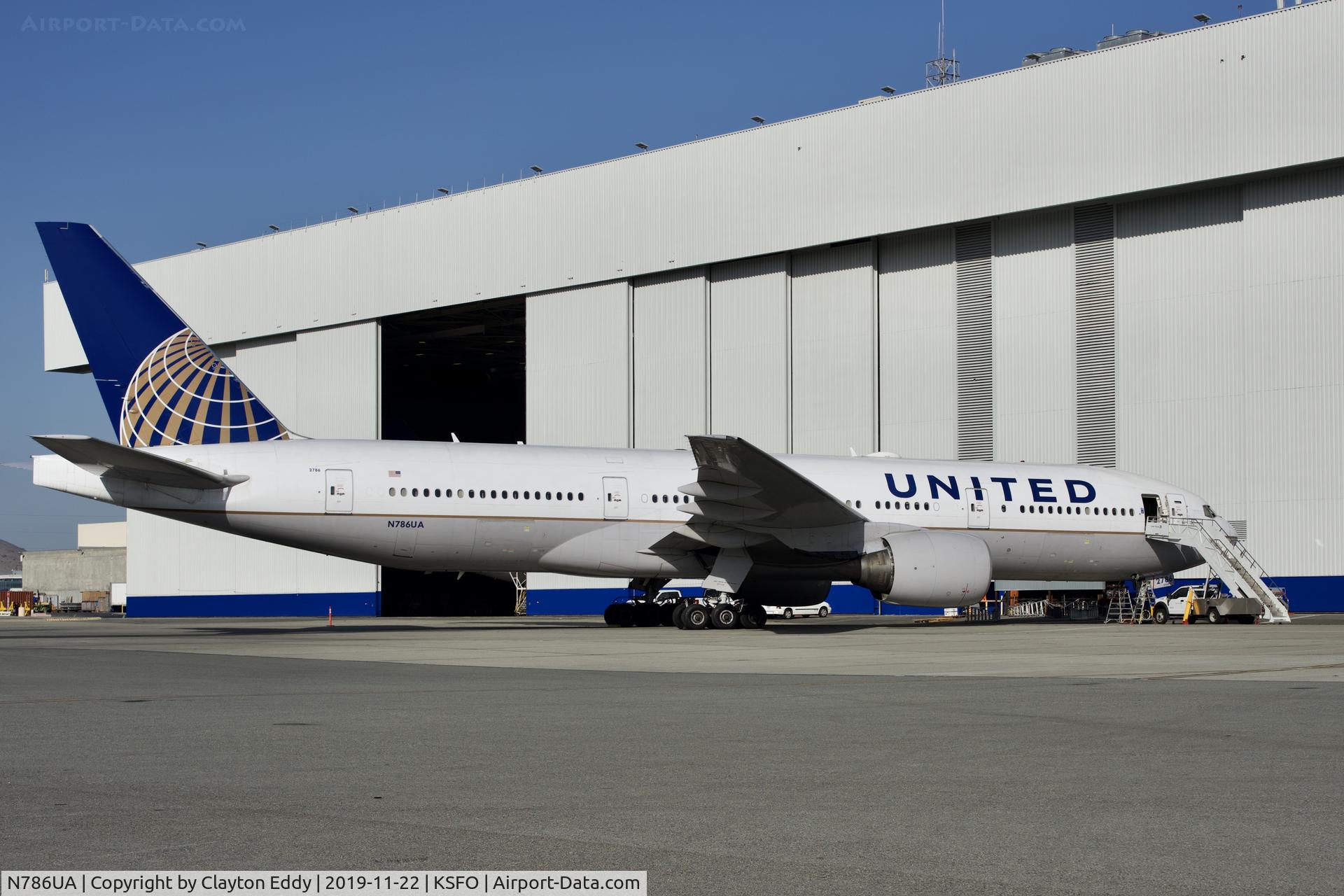 N786UA, 1997 Boeing 777-222/ER C/N 26938, SFO 2019.