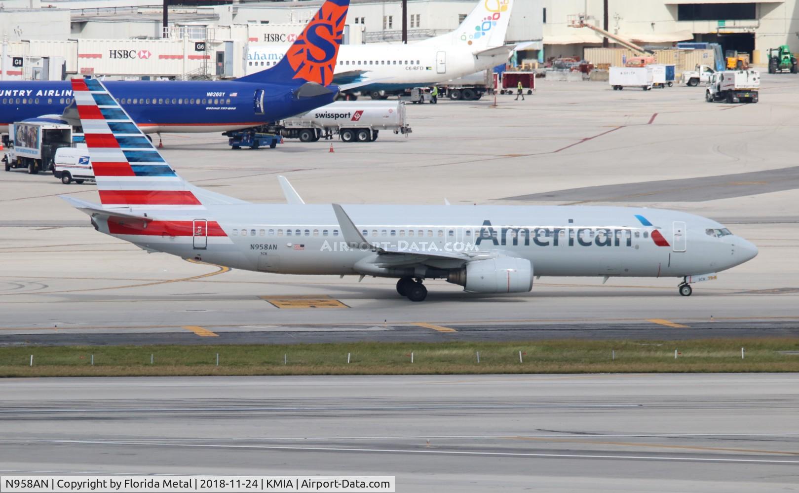 N958AN, 2001 Boeing 737-823 C/N 30091, American
