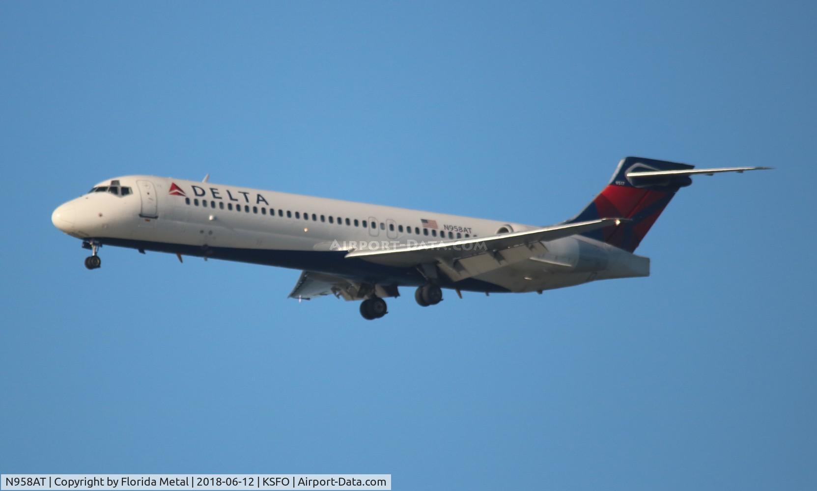 N958AT, 2001 Boeing 717-200 C/N 55020, Delta