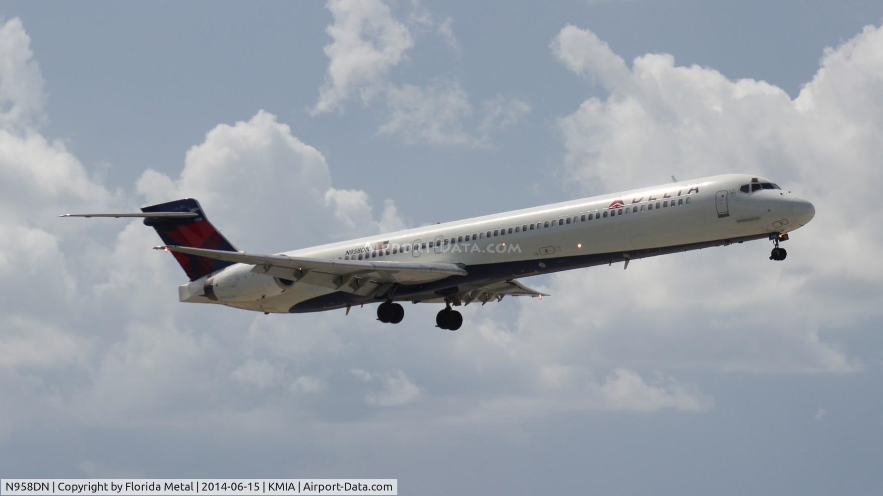 N958DN, McDonnell Douglas MD-90-30 C/N 53528, Delta