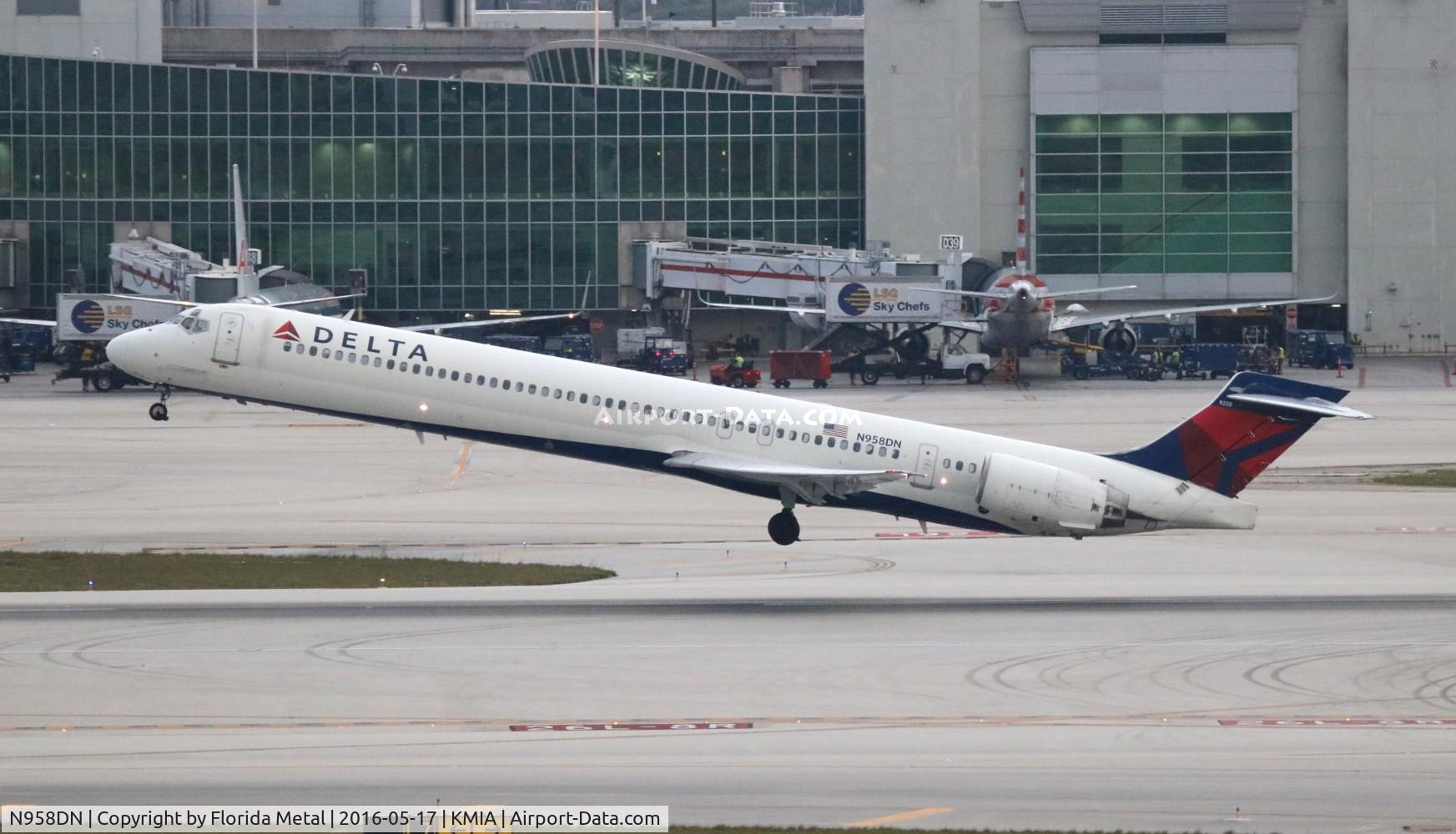 N958DN, McDonnell Douglas MD-90-30 C/N 53528, Delta