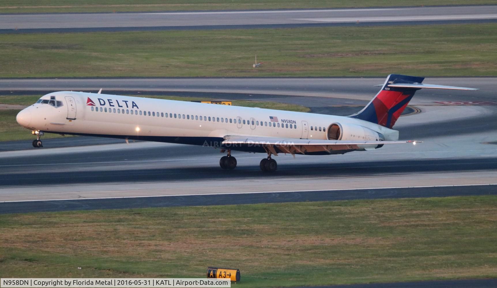 N958DN, McDonnell Douglas MD-90-30 C/N 53528, Delta