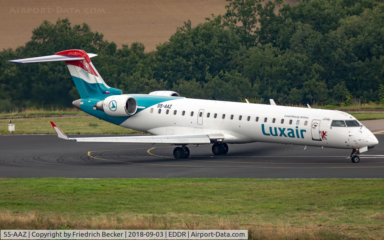 S5-AAZ, 2001 Canadair CRJ-700 (CL-600-2C10) Regional Jet C/N 10014, lining up prior departure via RW09