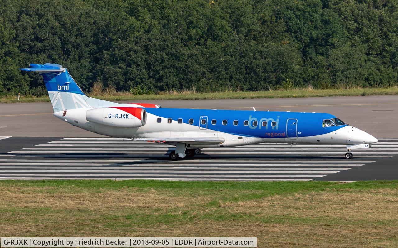 G-RJXK, 2001 Embraer ERJ-135ER (EMB-135ER) C/N 145494, lining up prior departure from RW09