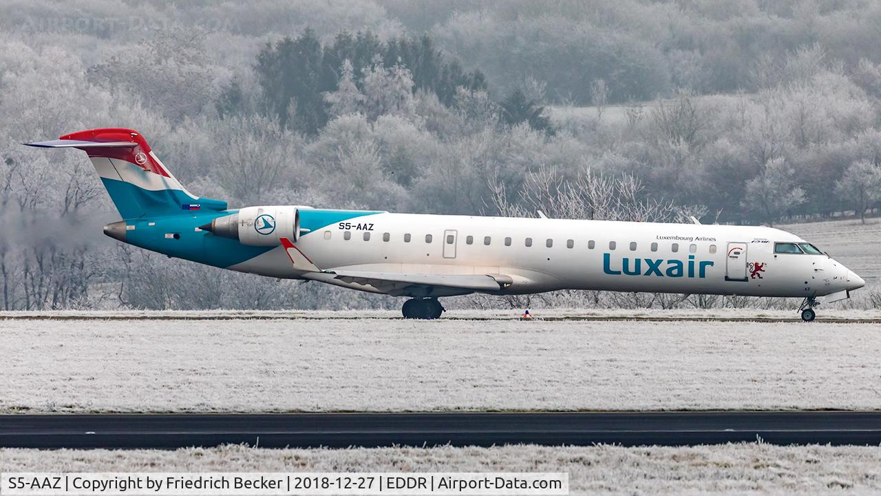 S5-AAZ, 2001 Canadair CRJ-700 (CL-600-2C10) Regional Jet C/N 10014, taxying to the active