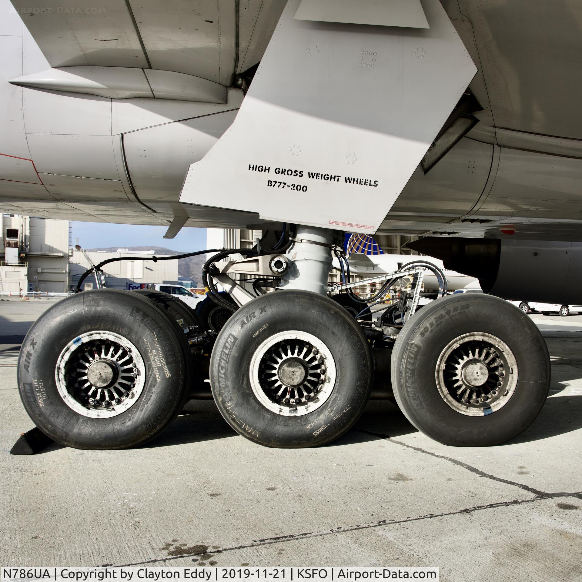 N786UA, 1997 Boeing 777-222/ER C/N 26938, SFO 2019.
