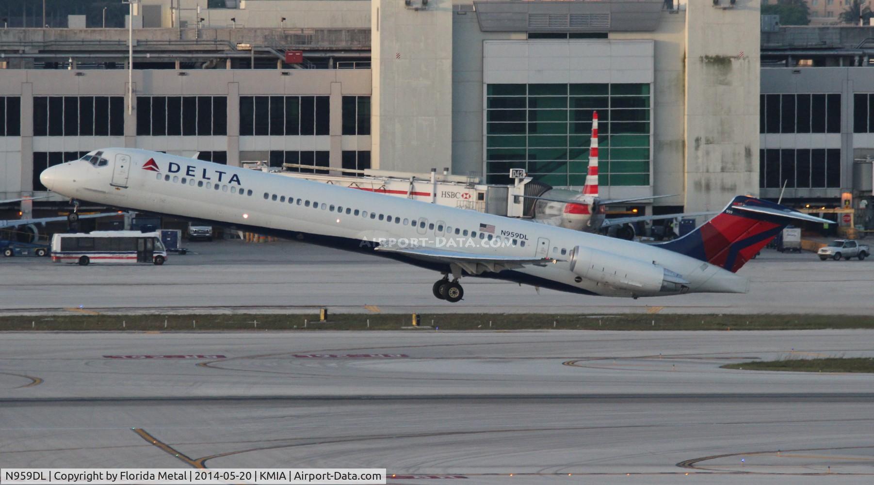 N959DL, 1990 McDonnell Douglas MD-88 C/N 49978, Delta