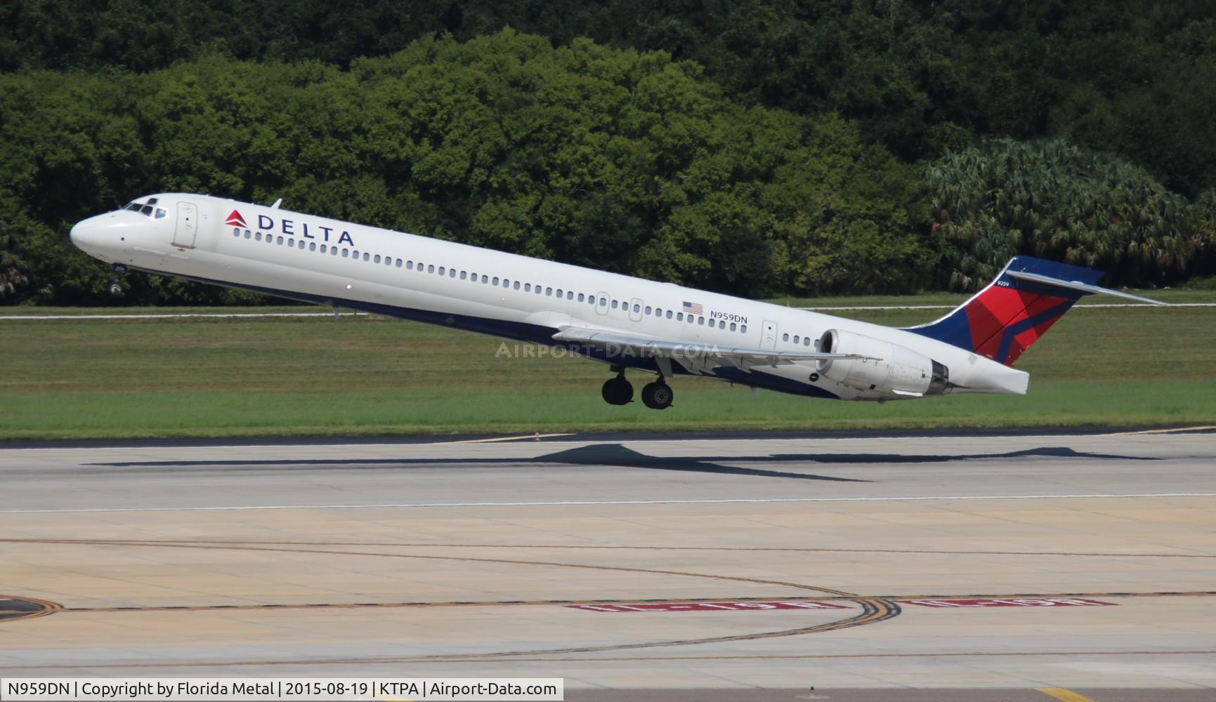 N959DN, McDonnell Douglas MD-90-30 C/N 53529, Delta