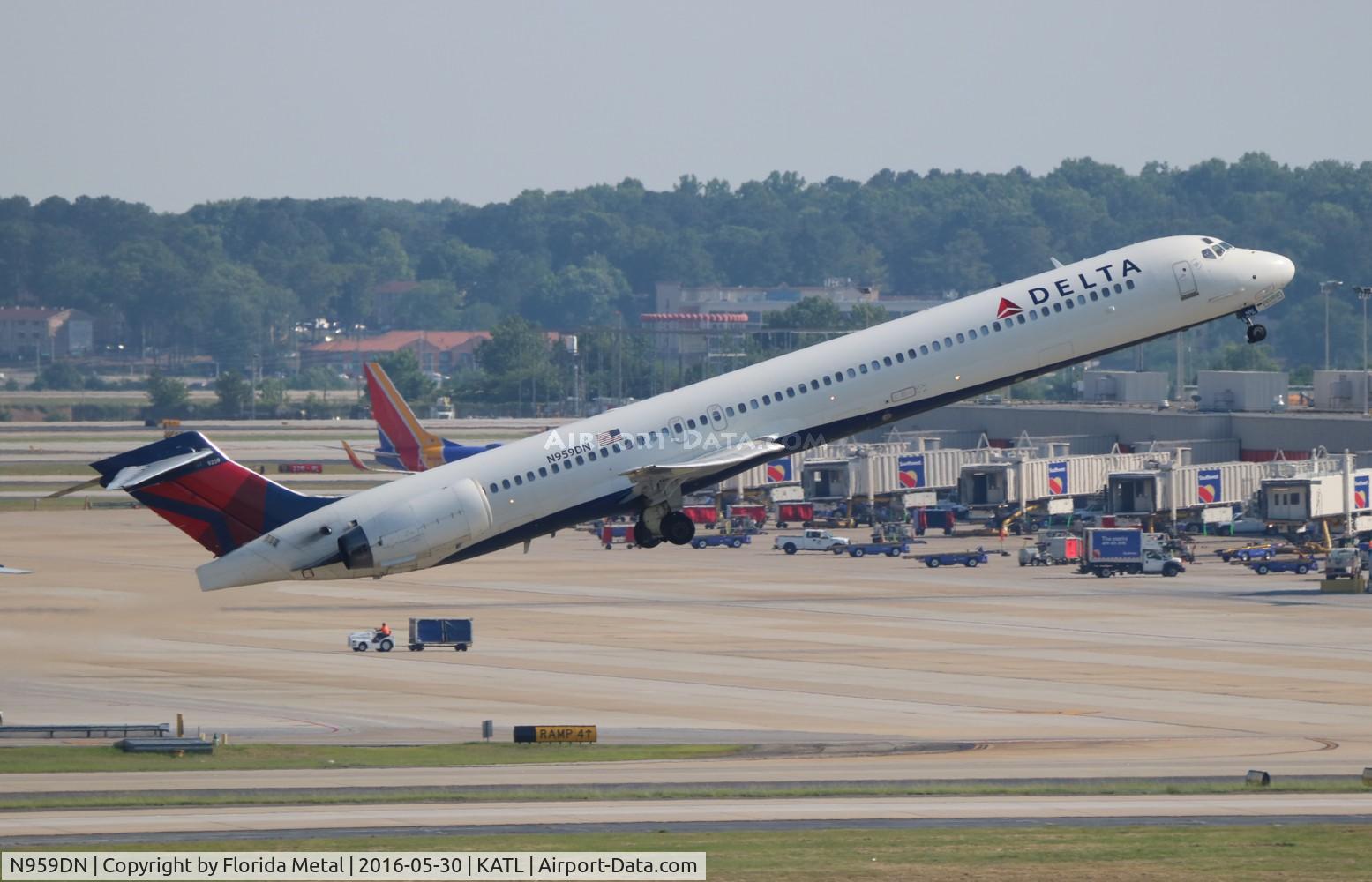 N959DN, McDonnell Douglas MD-90-30 C/N 53529, Delta