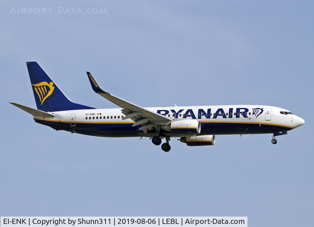 EI-ENK, 2010 Boeing 737-8AS C/N 40303, Landing rwy 25R