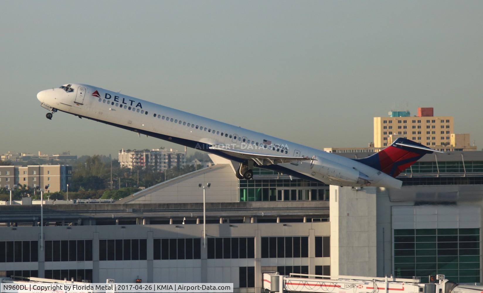 N960DL, 1990 McDonnell Douglas MD-88 C/N 49979, Delta