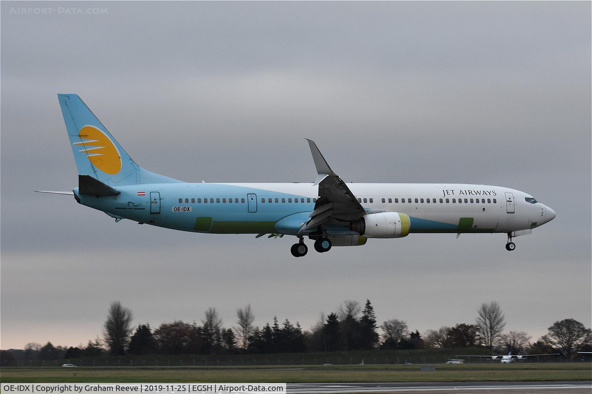OE-IDX, 2008 Boeing 737-900/ER C/N 35225, Landing at Norwich.