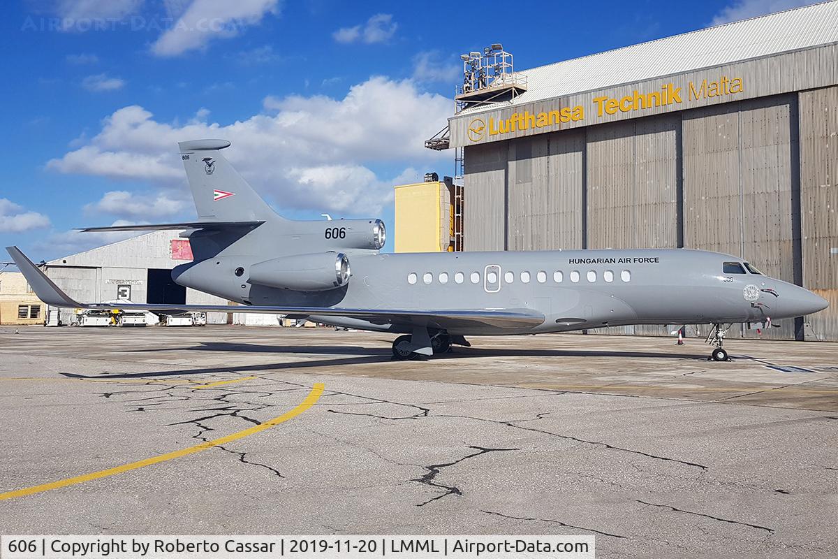 606, 2009 Dassault Falcon 7X C/N 076, Park 2