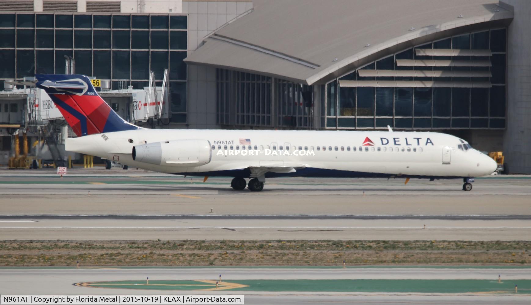 N961AT, 2001 Boeing 717-200 C/N 55023, Delta