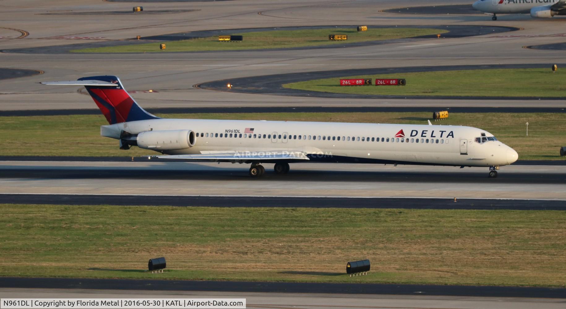 N961DL, 1990 McDonnell Douglas MD-88 C/N 49980, Delta