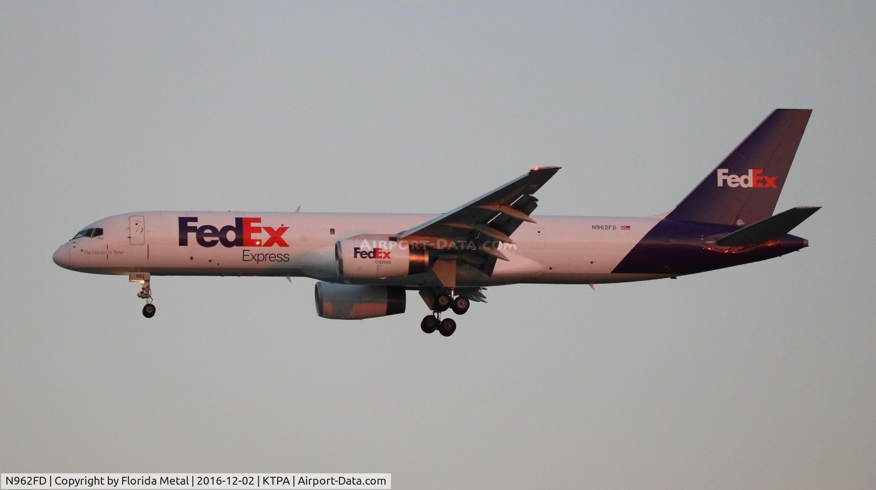 N962FD, 1988 Boeing 757-2G5 C/N 24176, FedEx