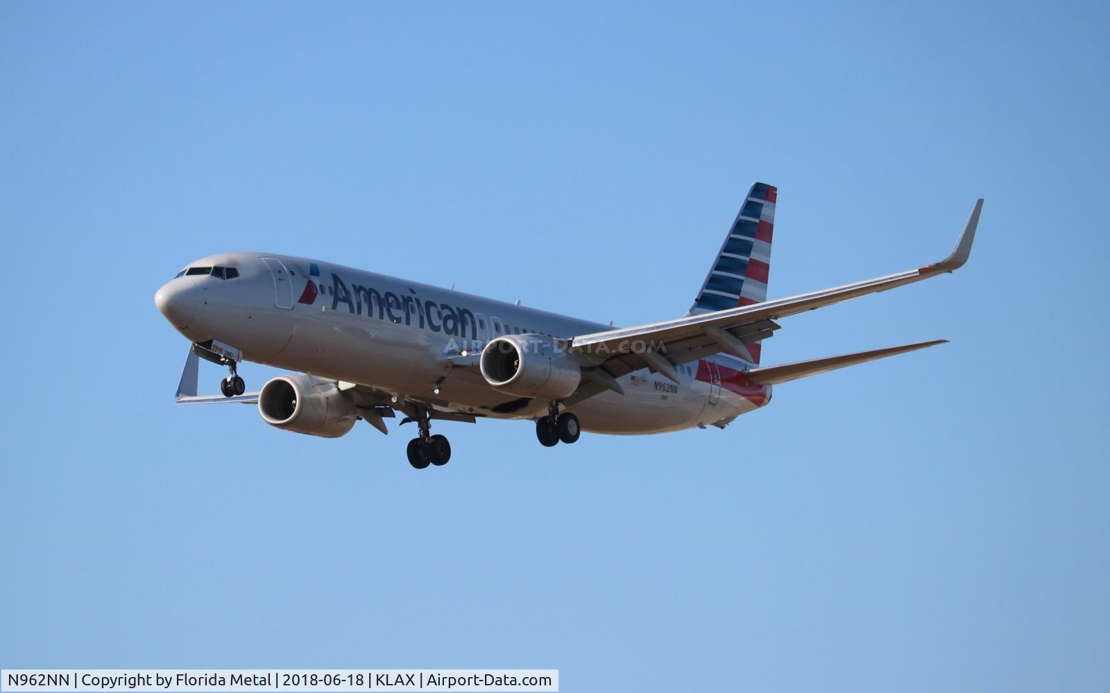 N962NN, 2014 Boeing 737-823 C/N 33331, American