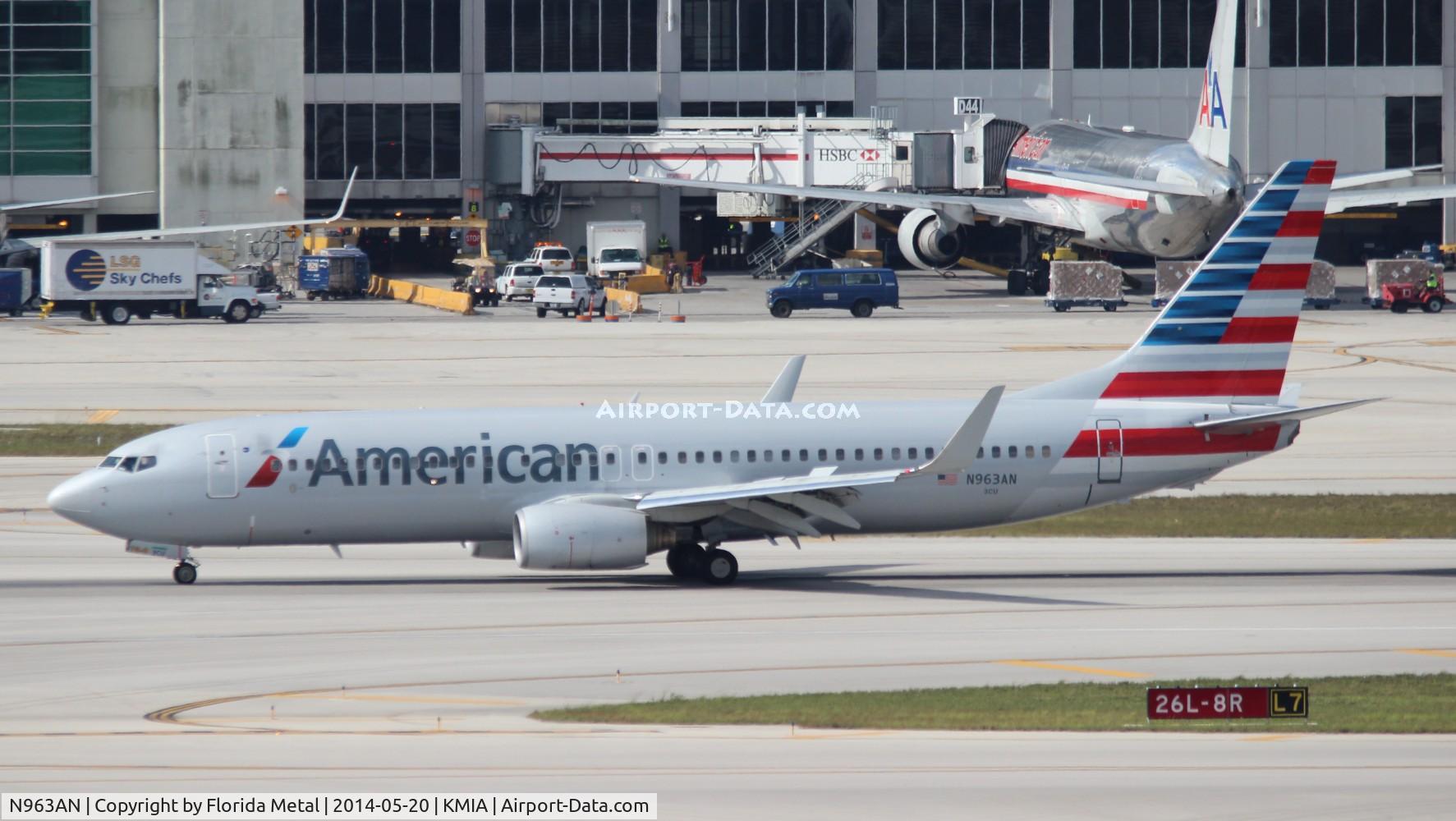 N963AN, 2001 Boeing 737-823 C/N 29543, American