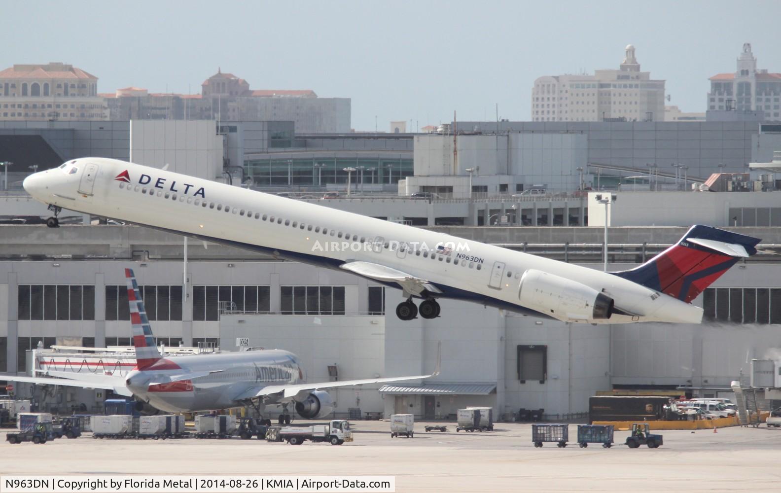 N963DN, 1998 McDonnell Douglas MD-90-30 C/N 53533, Delta
