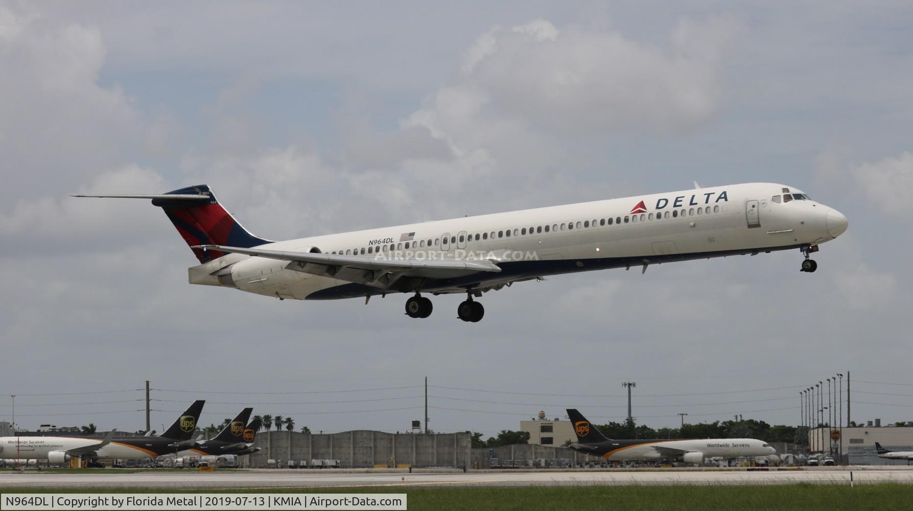 N964DL, 1990 McDonnell Douglas MD-88 C/N 49983, Delta