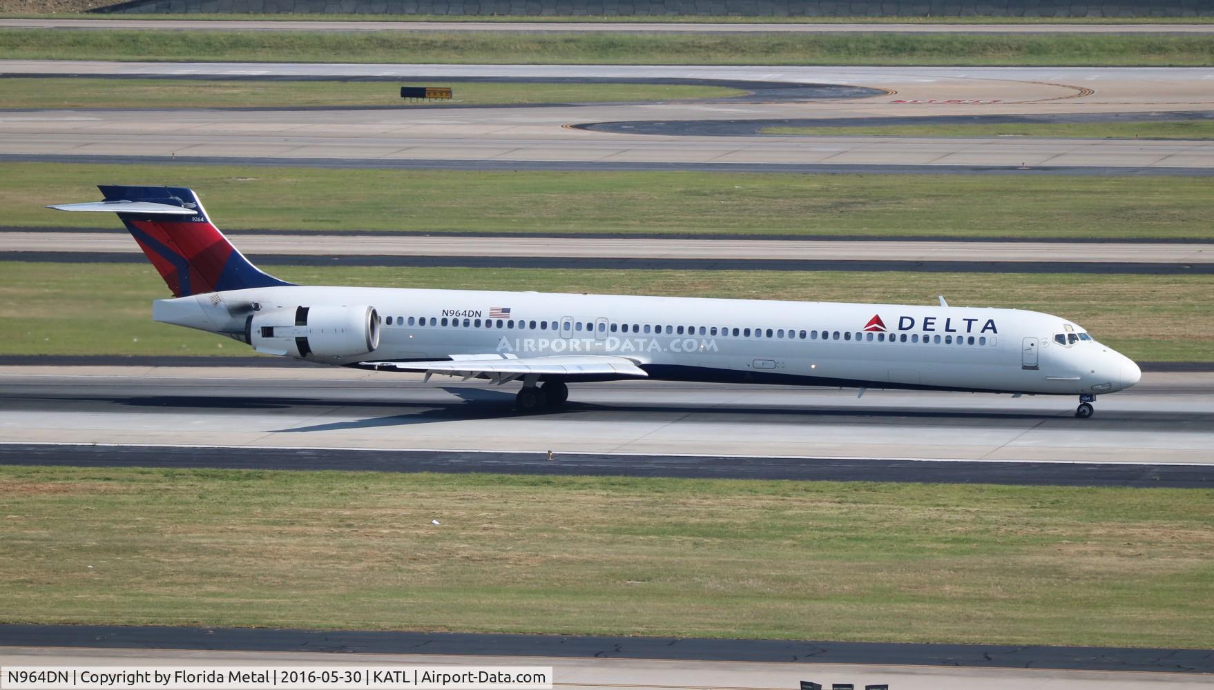N964DN, McDonnell Douglas MD-90-30 C/N 60001, Delta