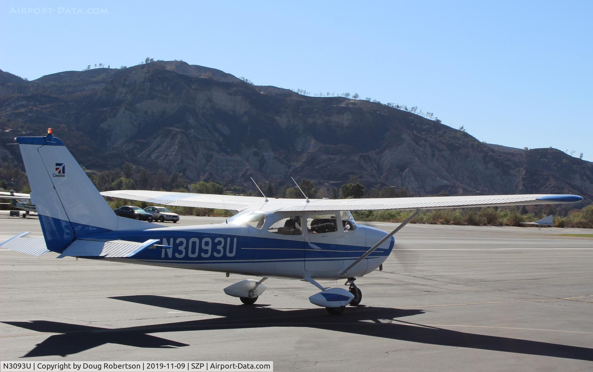 N3093U, 1963 Cessna 172E C/N 17250693, 1963 Cessna 172E SKYHAWK, Continental O-300 145 Hp, first year of wrap-around rear window, taxi to Fuel Dock