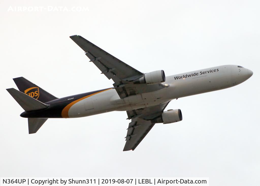 N364UP, 2004 Boeing 767-346/ER C/N 33845, Climbing after take off from rwy 07R