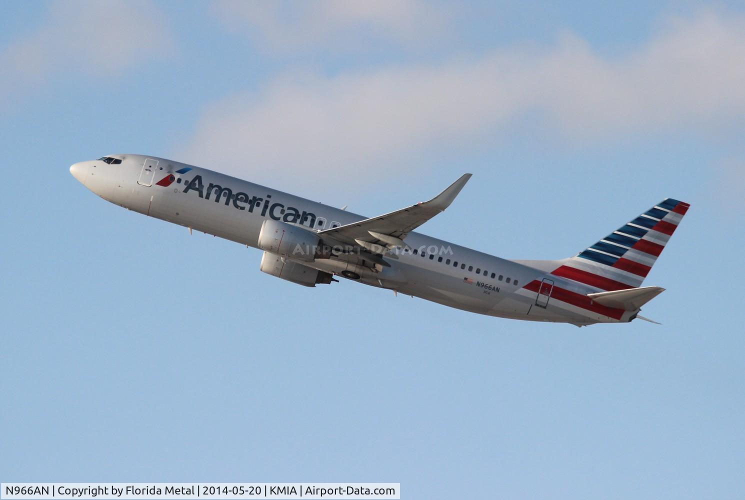 N966AN, 2001 Boeing 737-823 C/N 30094, American