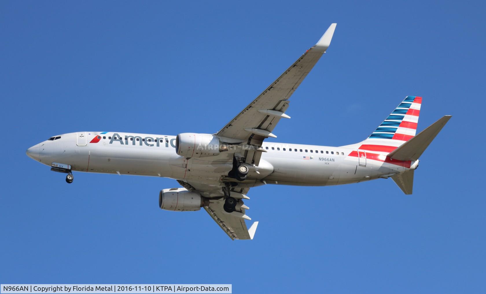 N966AN, 2001 Boeing 737-823 C/N 30094, American