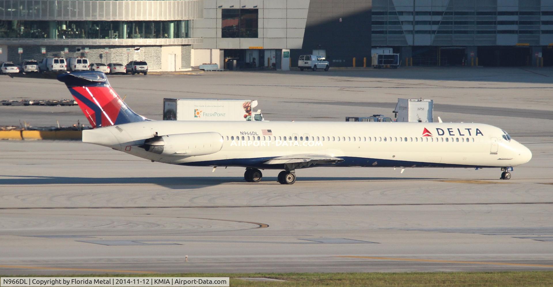 N966DL, 1990 McDonnell Douglas MD-88 C/N 53115, Delta