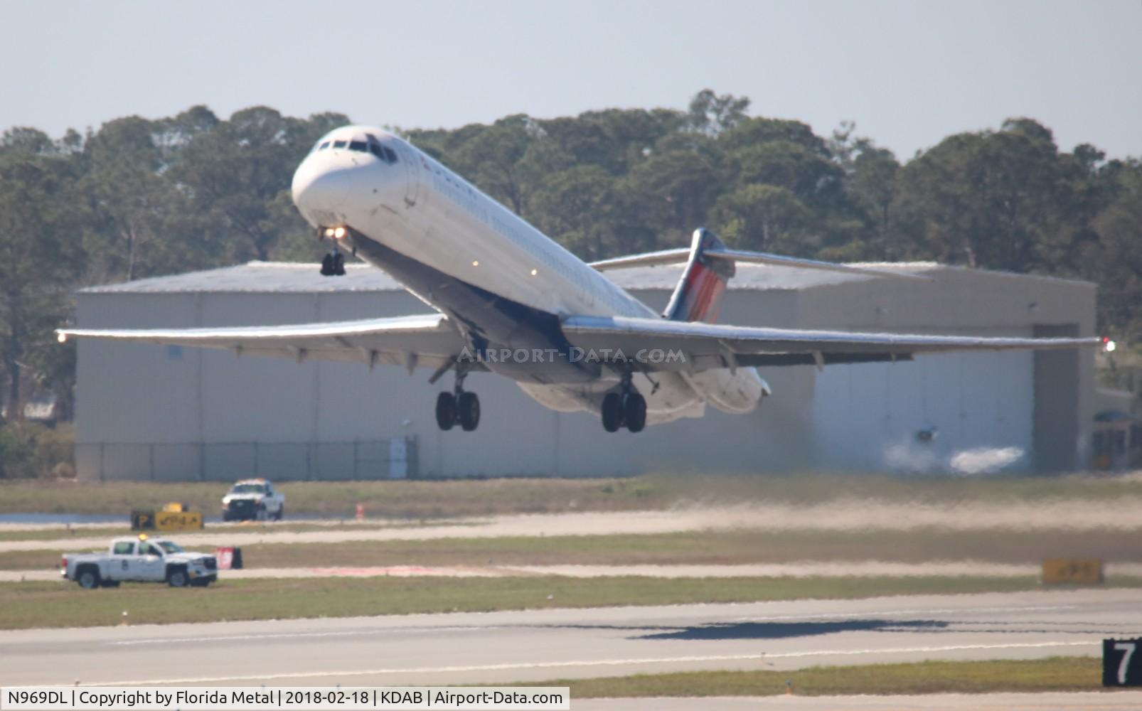 N969DL, 1990 McDonnell Douglas MD-88 C/N 53172, Delta