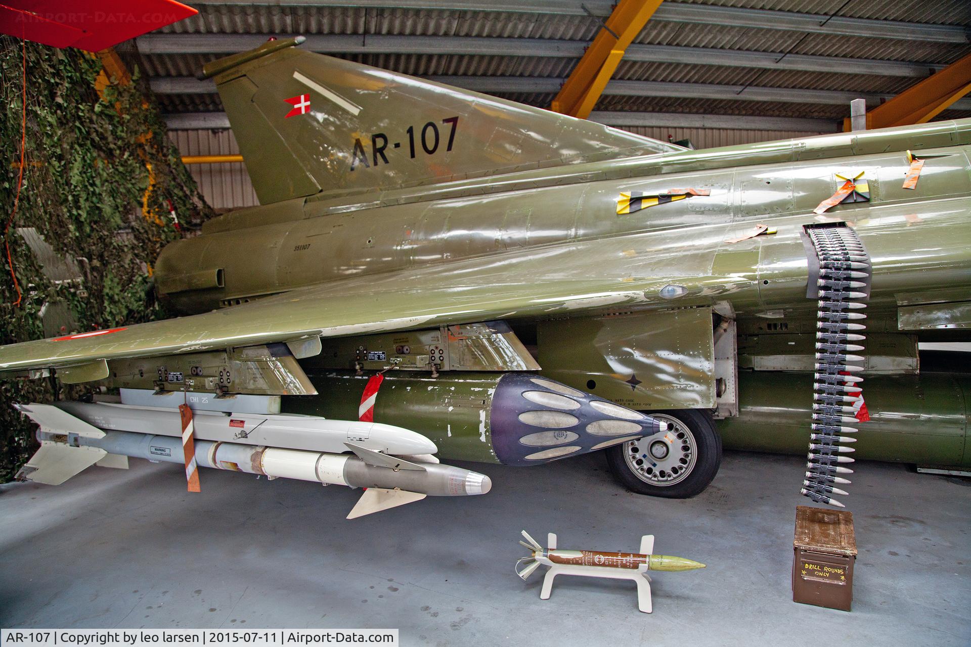 AR-107, 1971 Saab RF-35 Draken C/N 35-1107, Newark Air Museum 11.7.2015