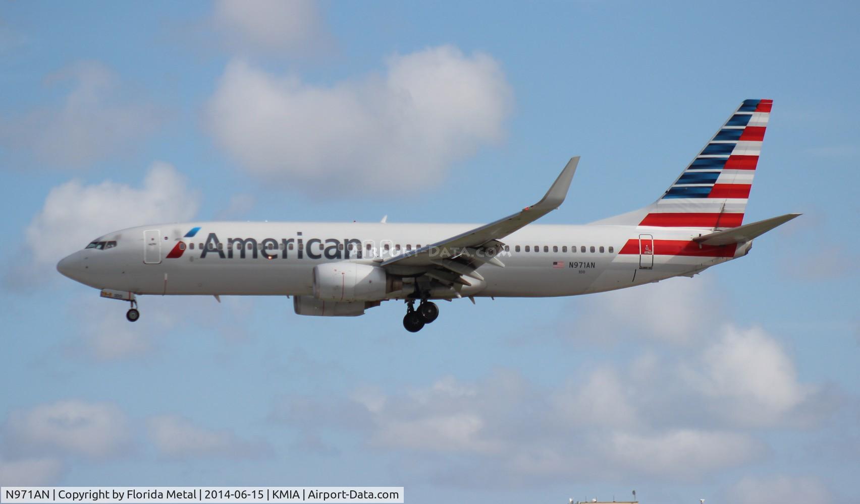 N971AN, 2001 Boeing 737-823 C/N 29547, American