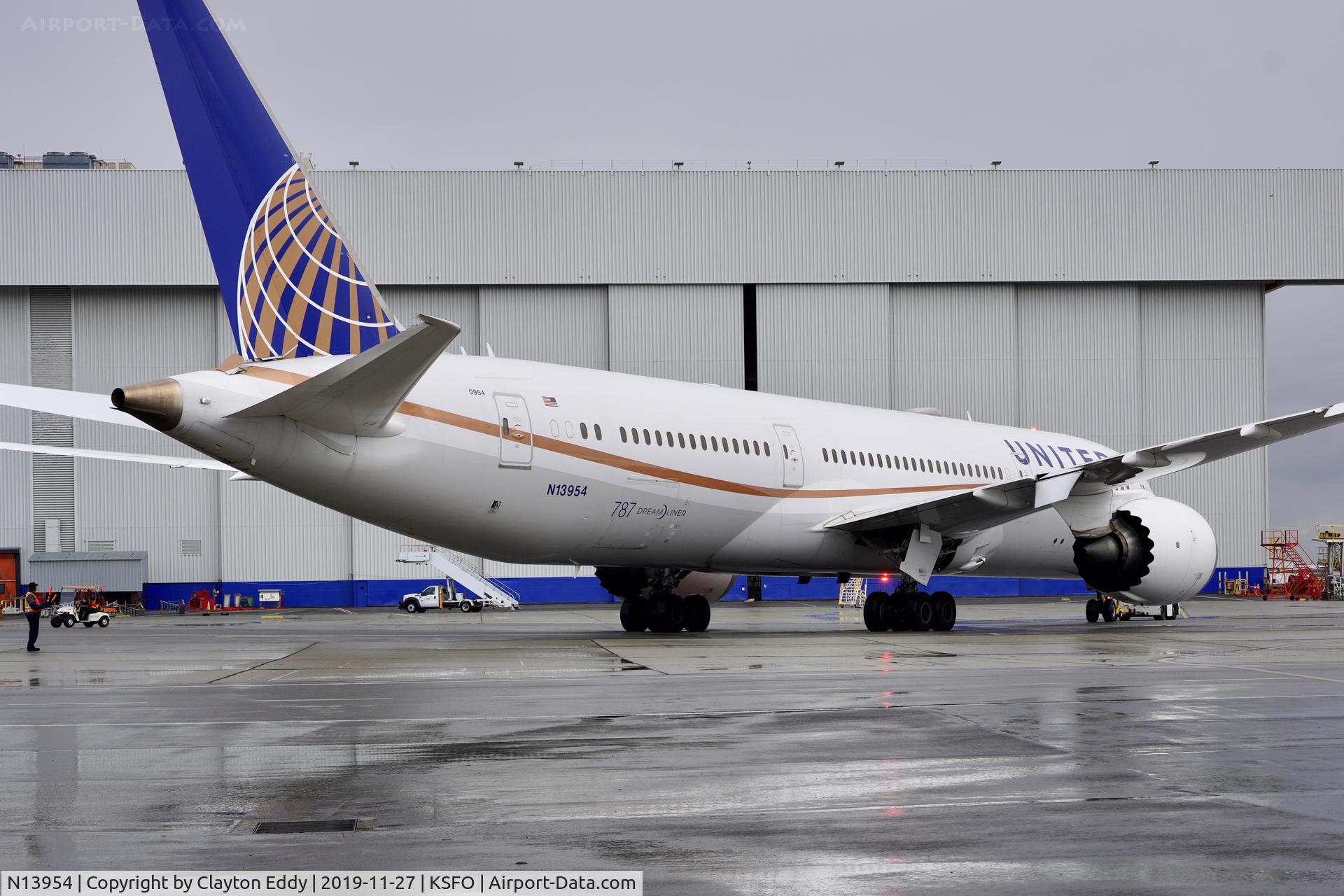 N13954, 2015 Boeing 787-9 Dreamliner C/N 36405, SFO 2019.