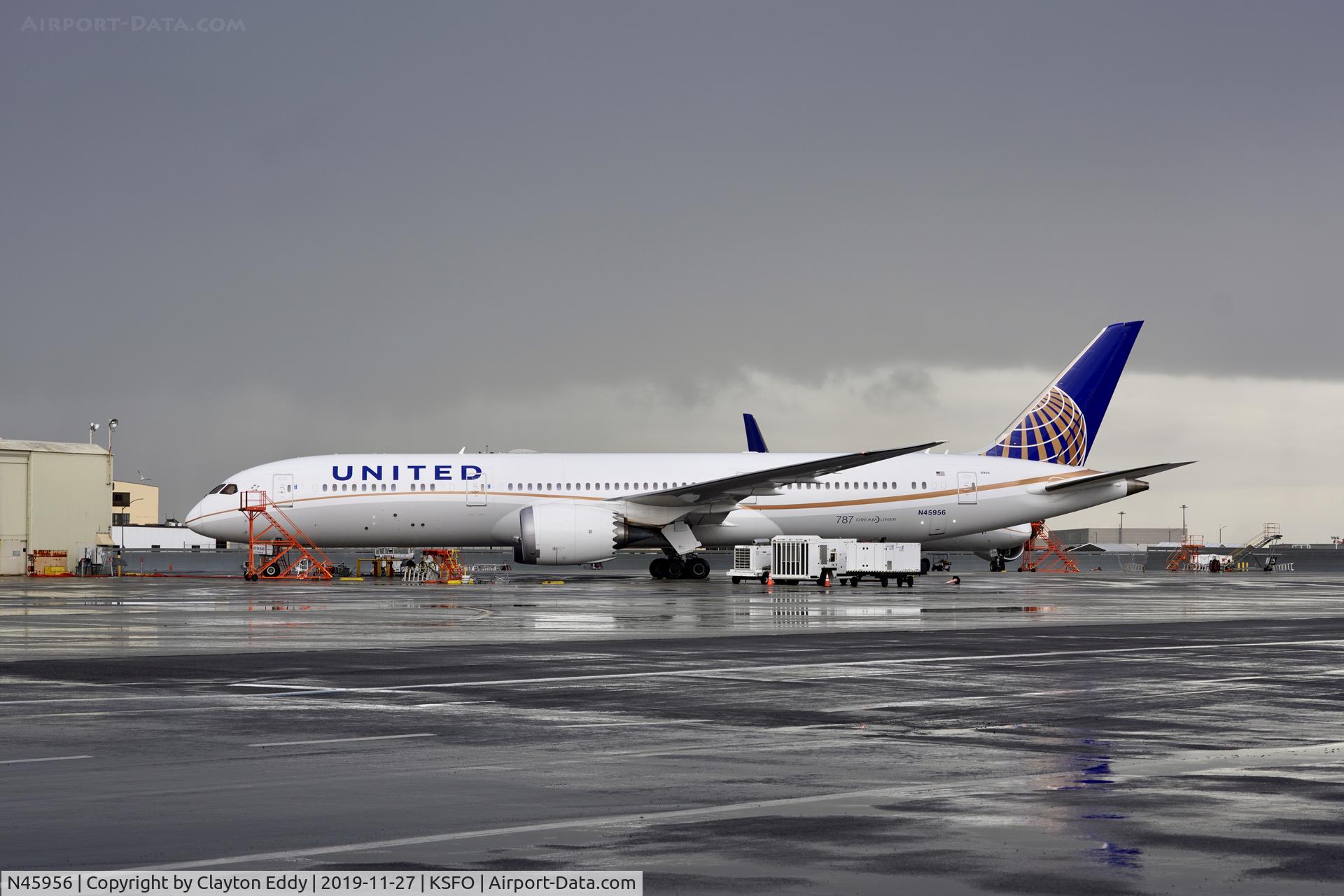 N45956, 2015 Boeing 787-9 Dreamliner C/N 40918, First rain of the year. SFO 2019.