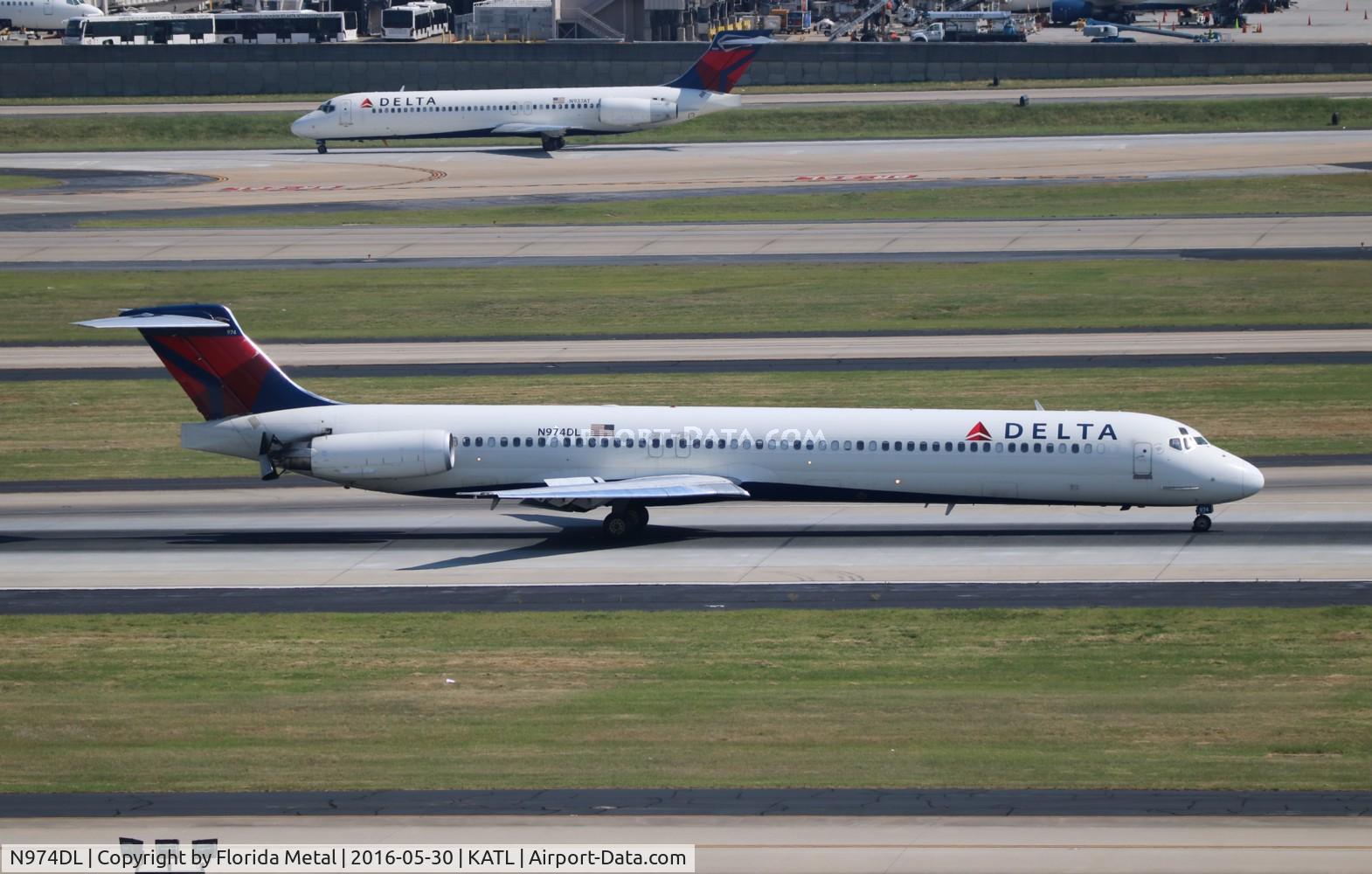 N974DL, 1991 McDonnell Douglas MD-88 C/N 53242, Delta