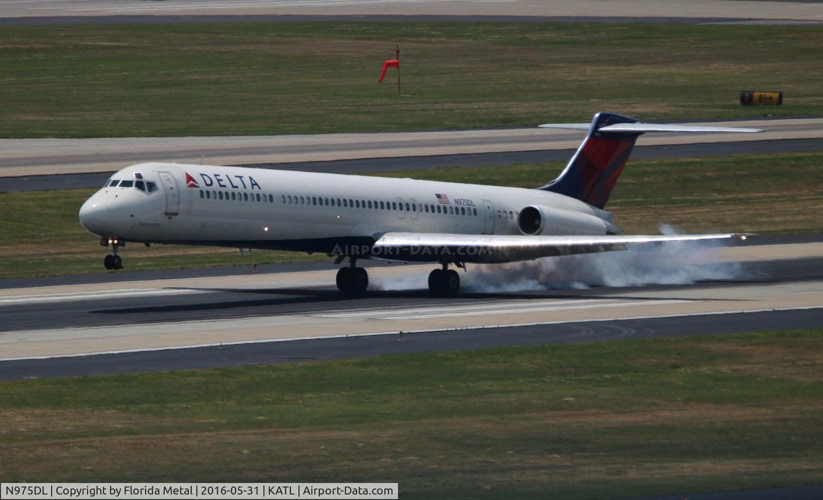 N975DL, 1991 McDonnell Douglas MD-88 C/N 53243, Delta