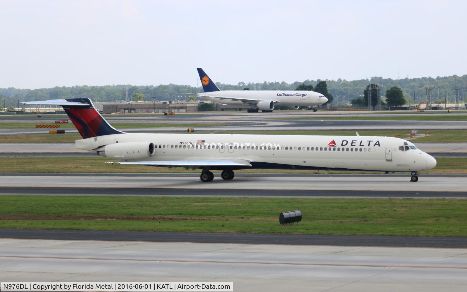 N976DL, 1991 McDonnell Douglas MD-88 C/N 53257, Delta