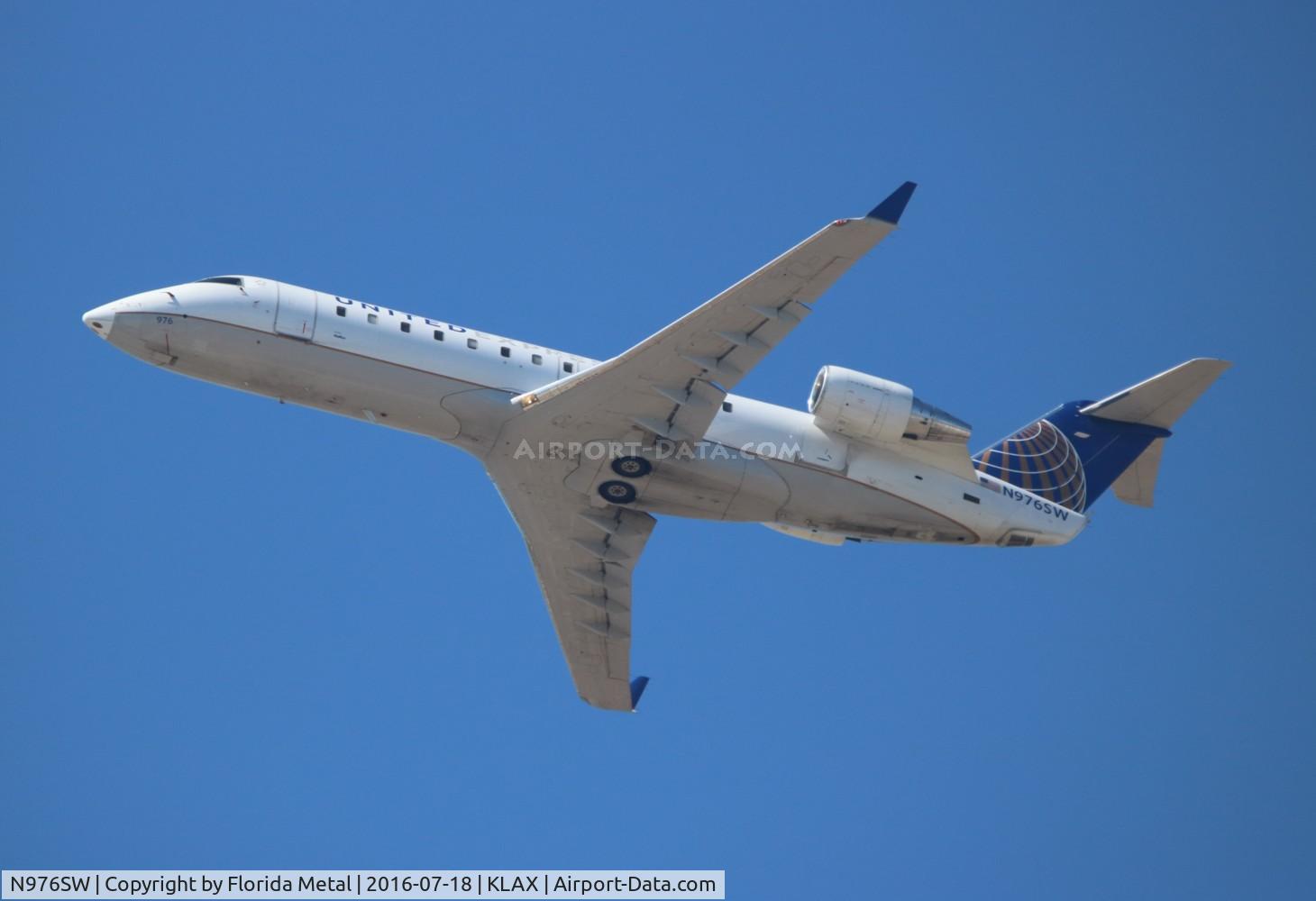 N976SW, 2004 Bombardier CRJ-100ER (CL-600-2B19) C/N 7952, United Express