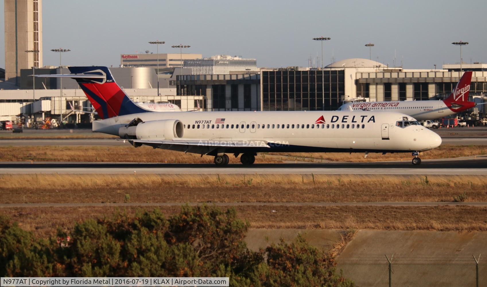 N977AT, 2002 Boeing 717-200 C/N 55036, Delta