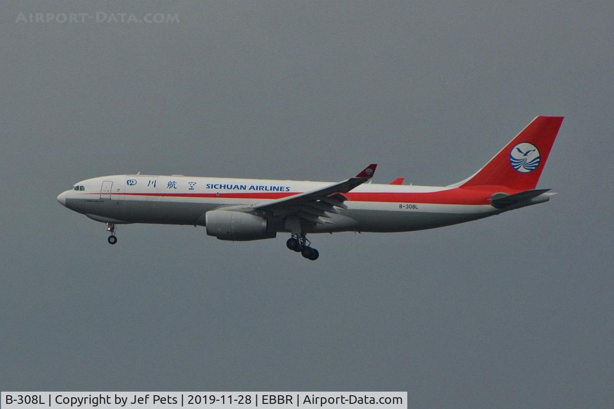 B-308L, 2012 Airbus A330-243F C/N 1350, Landing at Brussels Airport.