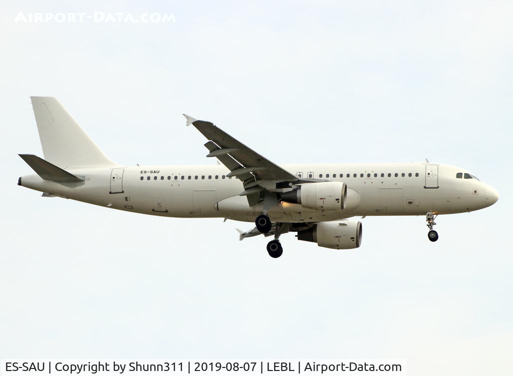 ES-SAU, 2001 Airbus A320-214 C/N 1657, Landing rwy 07L in all white c/s... Leased to Easyjet