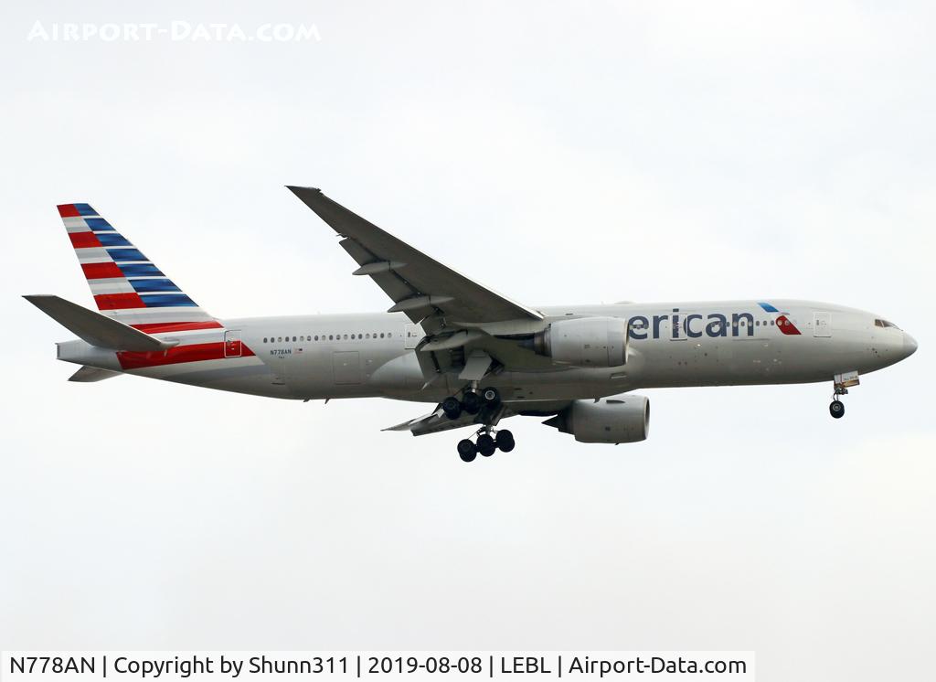 N778AN, 1999 Boeing 777-223 C/N 29587, Landing rwy 07L